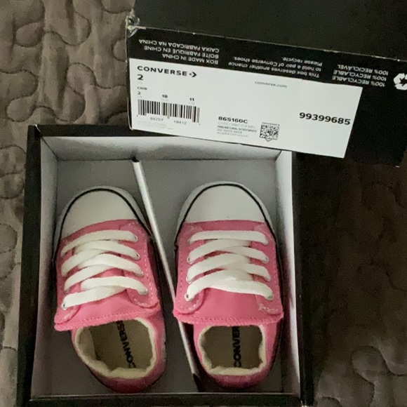 Pink Baby Shoes Converse  **New In Box - Picture 2 of 5